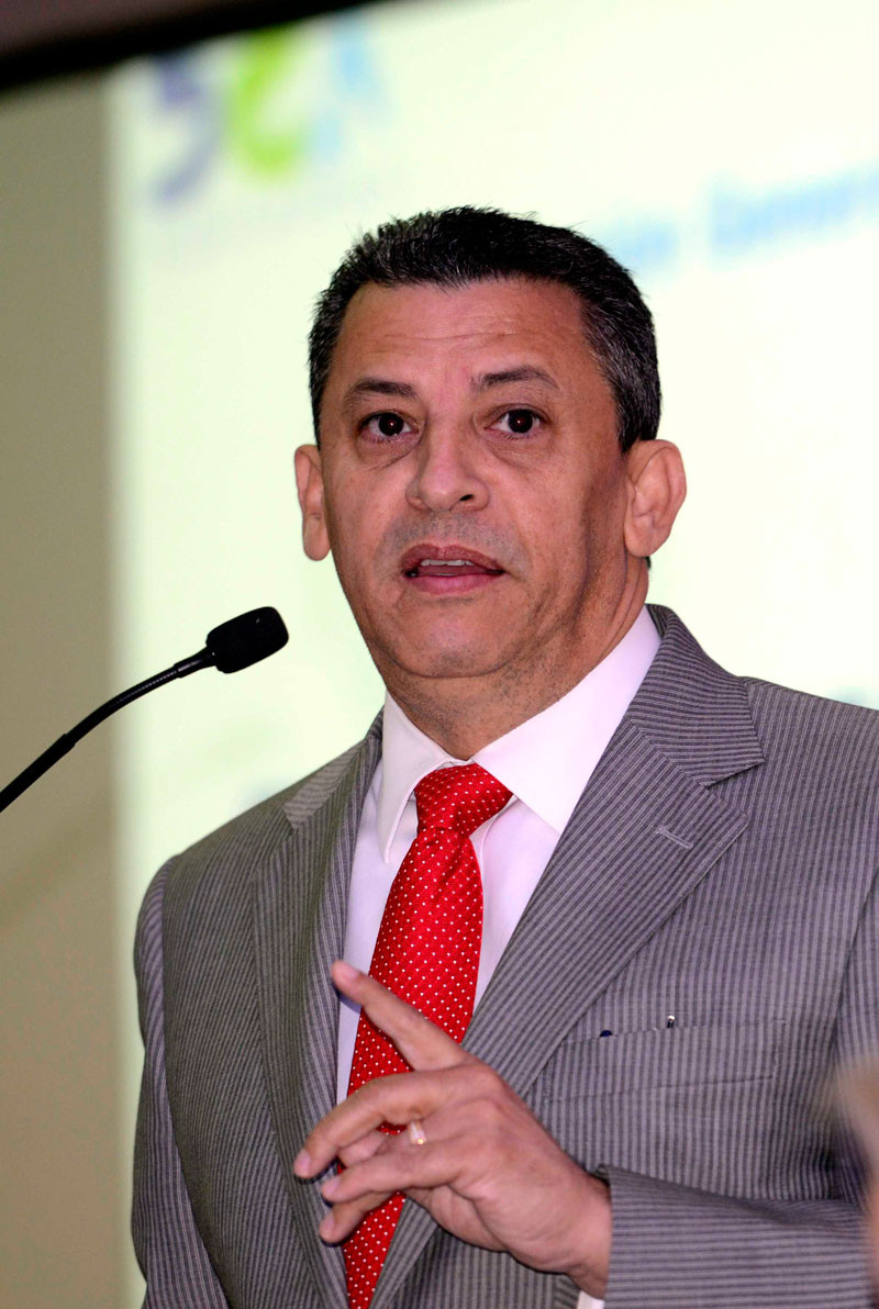 Declaraciones. El director general Aduanas, Fernando Fernández, fue el orador principal del almuerzo de la ANRD.