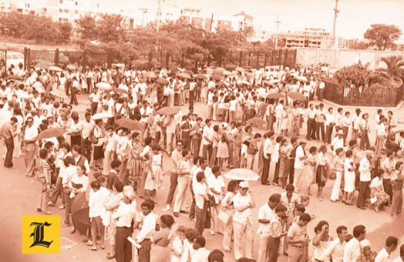 Mayo 1982. Participación masiva. Un mar de votantes acudió a las urnas en el año 1982 donde Joaquín Balaguer y su partido Reformista Social Cristiano perdieron las elecciones frente al PRD y su candidato Jorge Blanco.