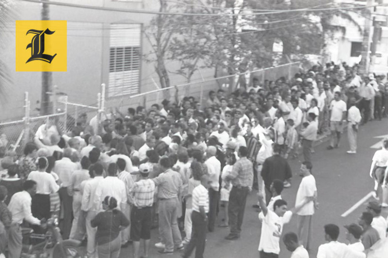 Mayo 1994. Más filas. Largas filas en las afueras de los colegios electorales de la capital. En estas elecciones quedó puntero el candidato presidencial del PRD, José Francisco Peña Gómez, pero fue necesario una segunda vuelta convocada para junio de ese mismo año.