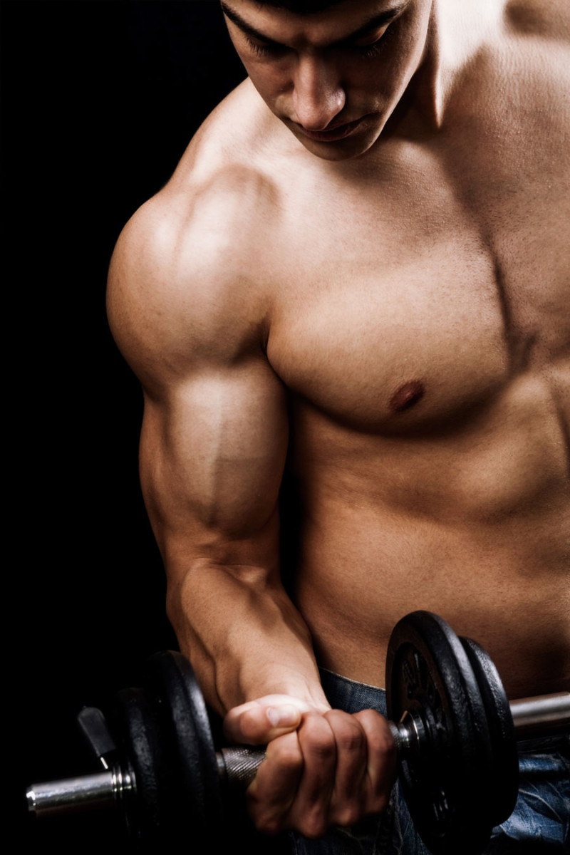 Apariencia. El aumento de masa muscular permite que los hombres mejoren su apariencia viril.