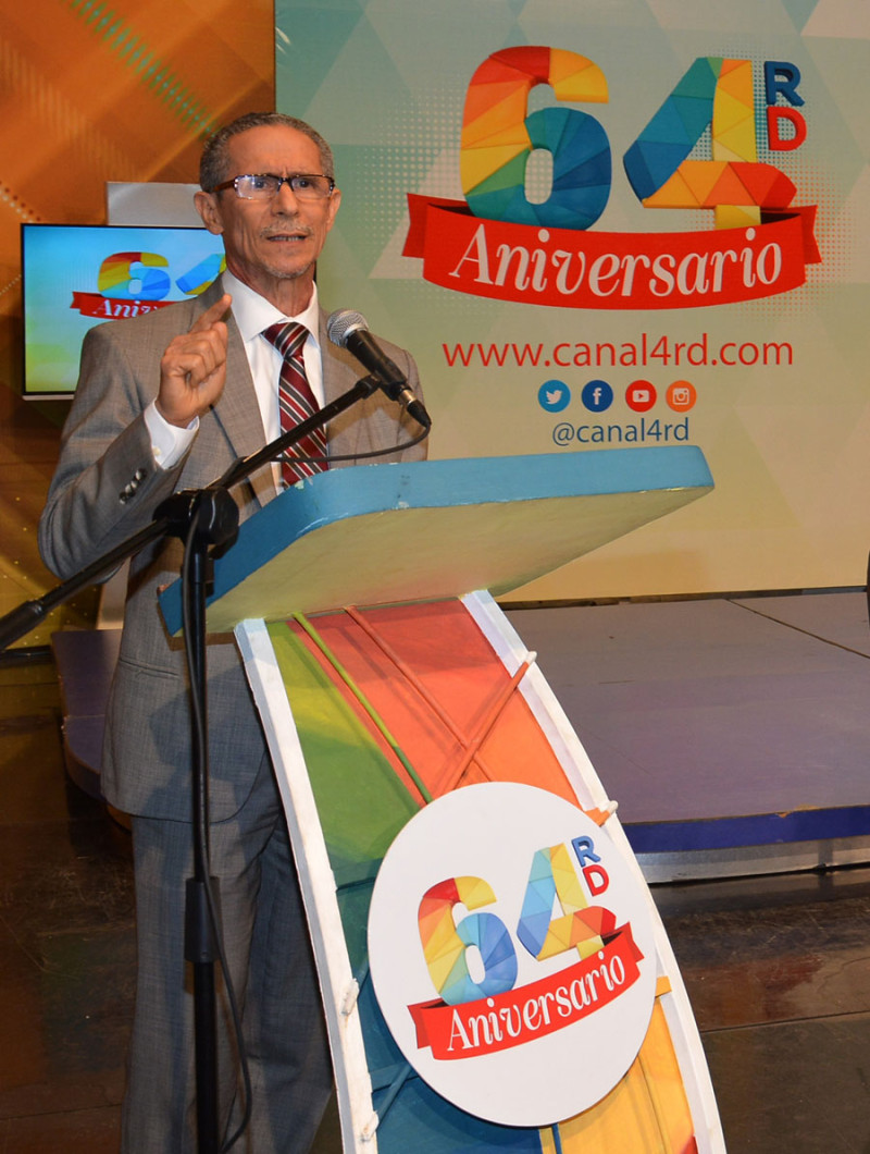 Ramón Tejeda Read, director de la Corporación Estatal de Radio y Televisión durante la celebración del 64 aniversario de la televisión dominicana.
