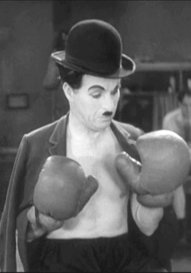 Memorable. La escena de Charles Chaplin boxeador es de las más recordadas en la historia del cine.