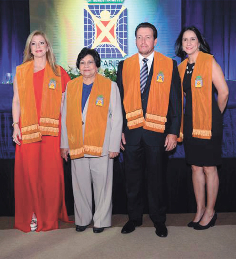 La distinción a Ligia Amada Melo se efectuó durante la XXXll ceremonia de graduación del centro académico.