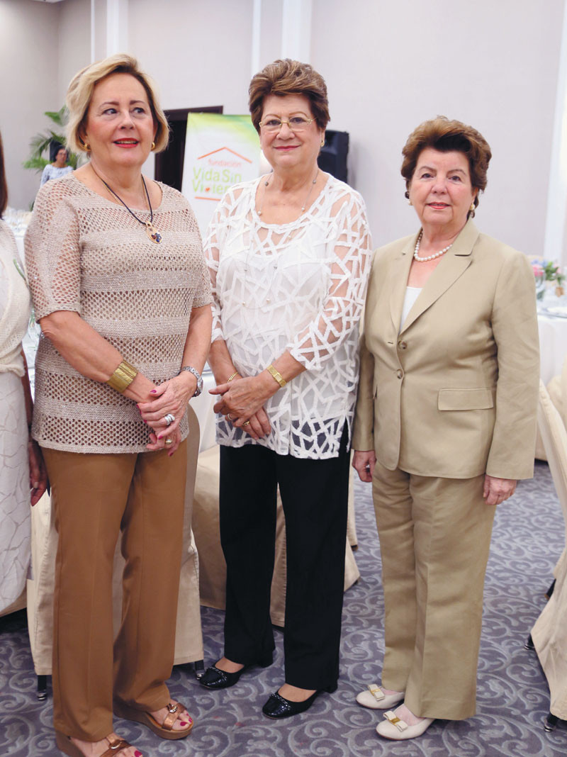 Covadonga Rodríguez Fernández, María de Elmudesi e Ingrid Paiewonsky de Feris.