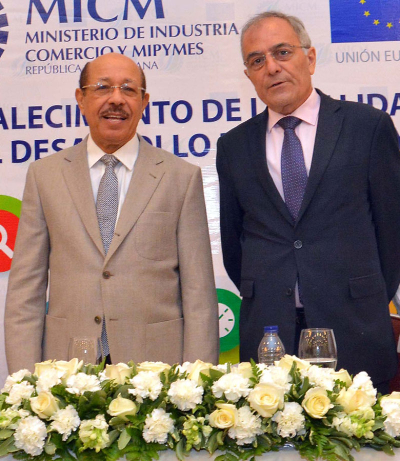 Temístocles Montás y Alberto Navarro.