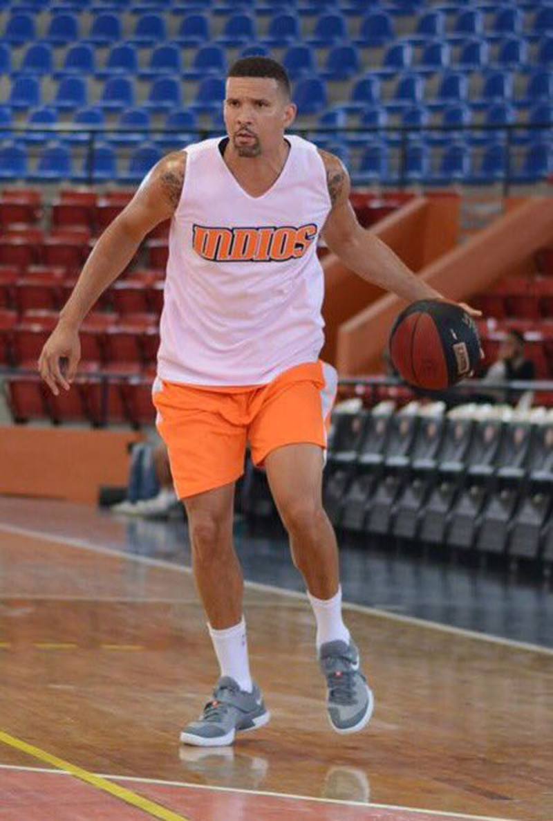 Francisco García estaría haciendo su debut esta noche en la Liga Nacional de Baloncesto.