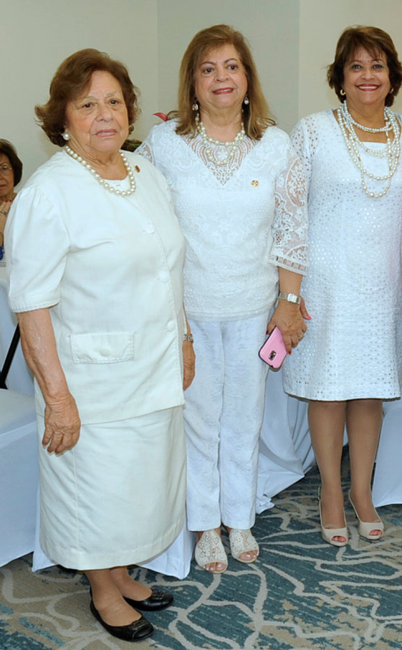 Divina Franco, Mildred de Sánchez Noble y Verónica Sención.