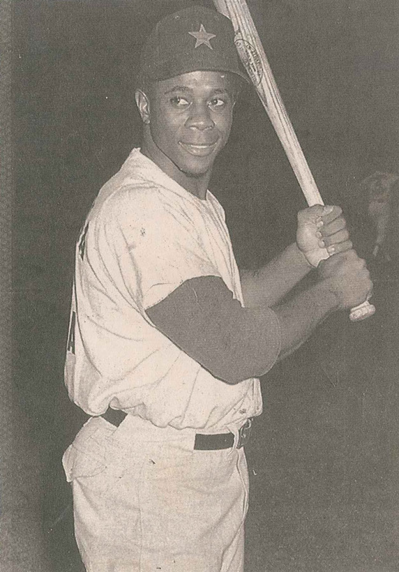 Ralph Garr- récord, 105 hits en la temporada 1970-71, vistiendo el uniforme de las EO.
