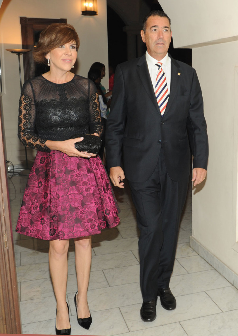 Theresa Sullivan y Juan Manuel Martín De Oliva.