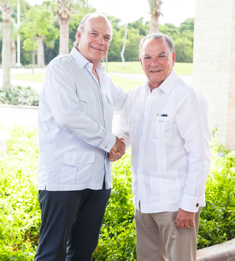 Fusión. Luis Emilio Velutini del Grupo Velutini y Frank Rainieri, presidente del Grupo Puntacana.