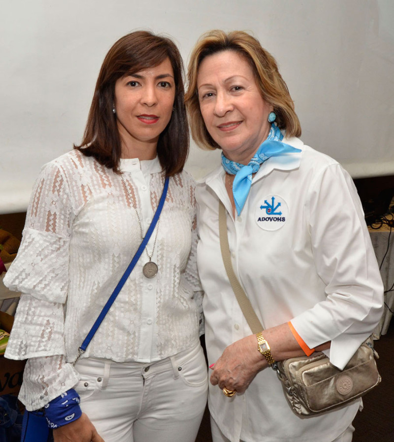 Margarita Simó y Julia Álvarez de Simó.