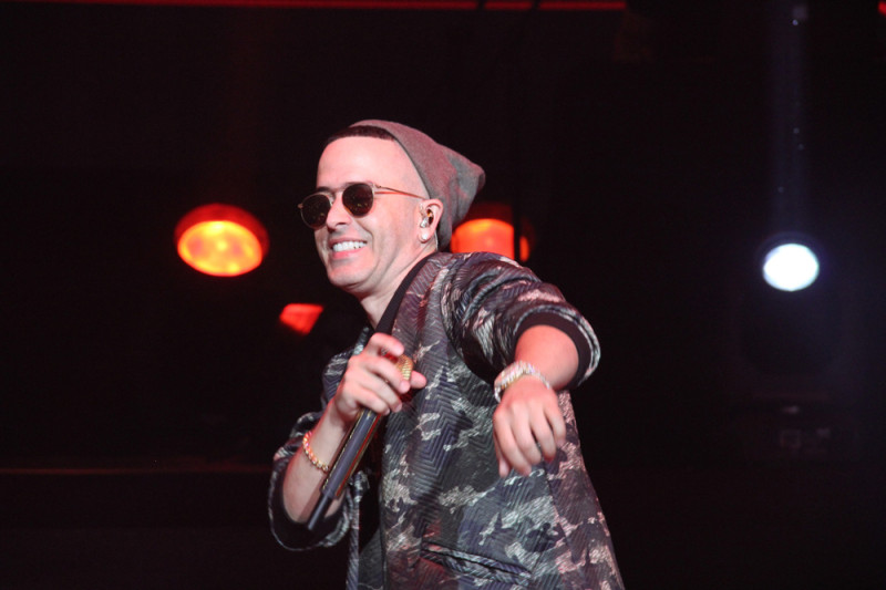 Yandel durante su show en Altos de Chavón.