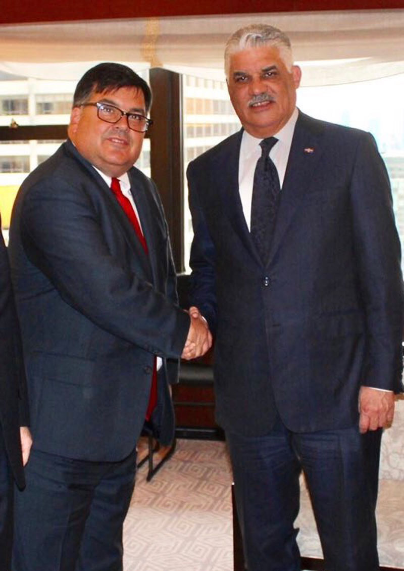 Canciller Miguel Vargas y Francisco Palmieri, subsecretario de Estado para el Hemisferio Occidental.