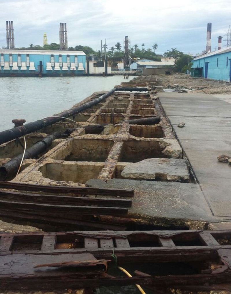 Muelle. Las marejadas provocaron daños en las instalaciones del Muelle de Puerto Plata, embestido por el ciclón María.