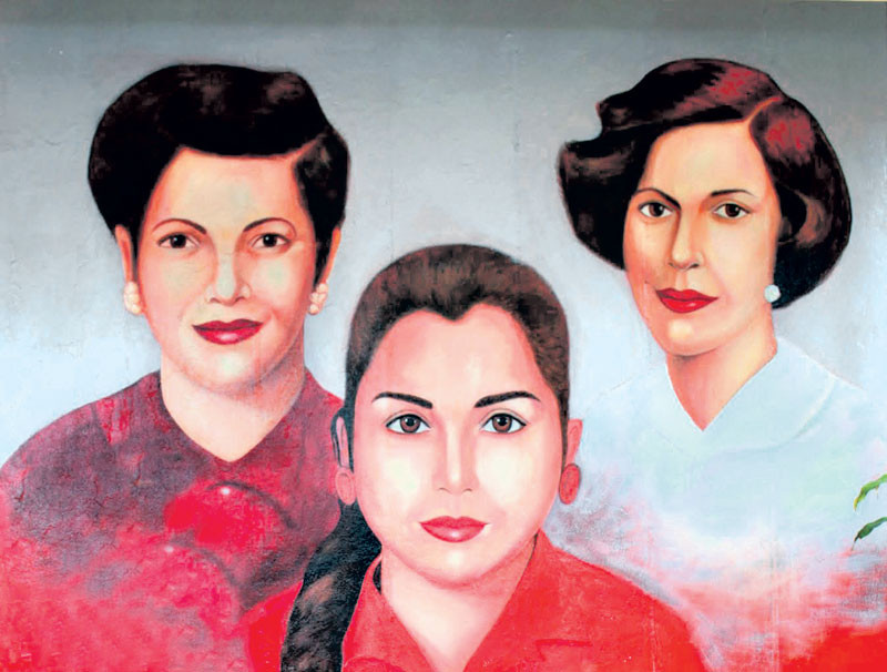 El Día de la no violencia contra la mujer honra a las hermanas Mirabal y fue establecido por la Asamblea de las Naciones Unidas el 17 de diciembre de 1999.