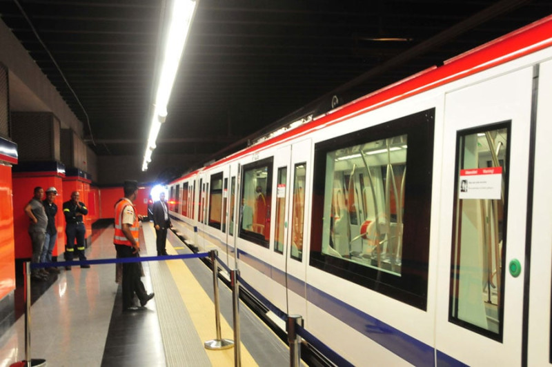 Beneficios. El ministro Administrativo de la Presidencia, José Ramón Peralta, asegura que la nueva extensión del Metro de Santo Domingo será de gran ayuda para mejorar el tránsito de la ciudad.