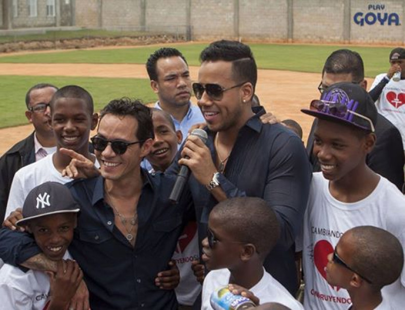 Marc Anthony y Romeo Santos son buenos amigos y han colaborado en diferentes causas.