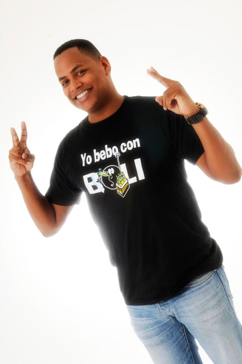Tiempo en los medios
El humorista y comunicador Bolívar Valera “El Boli” se ha destacado en programas de radio como “El mañanero con Boli”, “Más Roberto” y en películas de factura local.