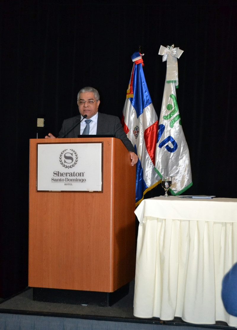 Luis Reyes Santos, director de Presupuesto.