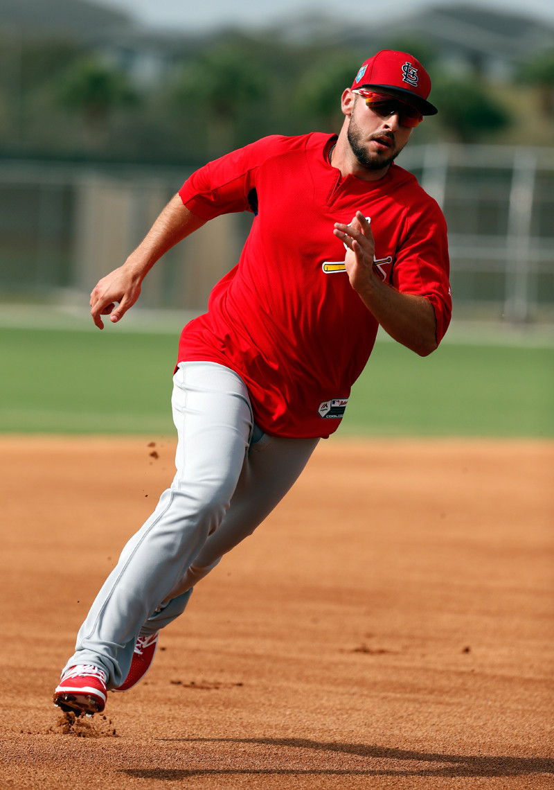 Paul DeJong logró el mayor pacto en la historia para un jugador con menos de un año completo en las Ligas Mayores.