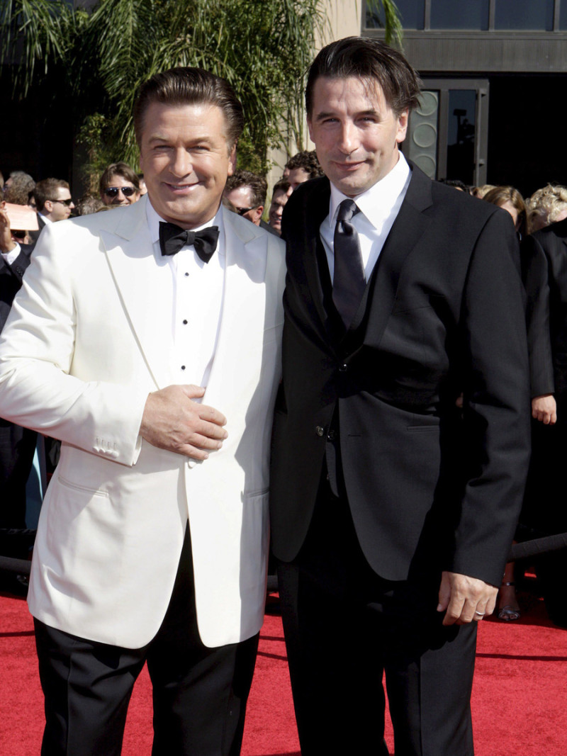 Los hermanos y actores Alec Baldwin (izquierda) y William Baldwin (derecha) en una ceremonia de los Premios Emmy.