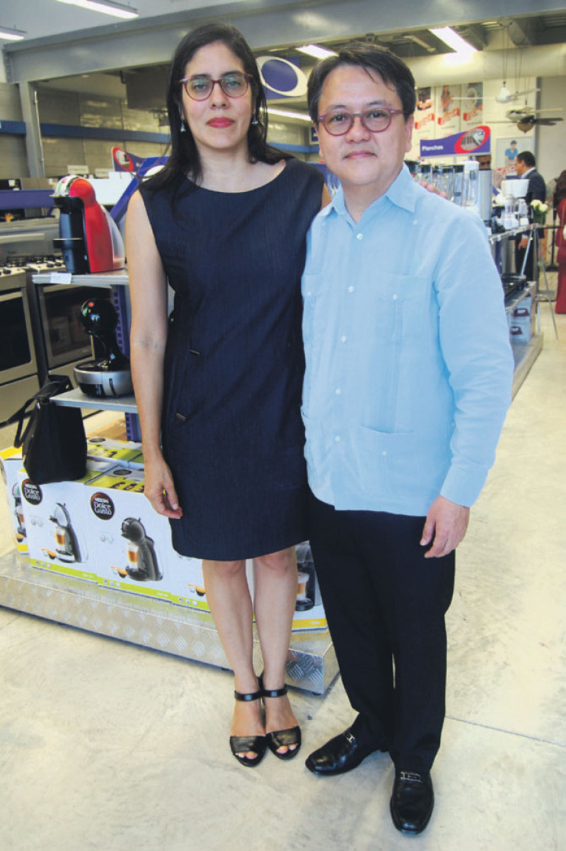 Carolina Martínez y Ho Wo Wang.