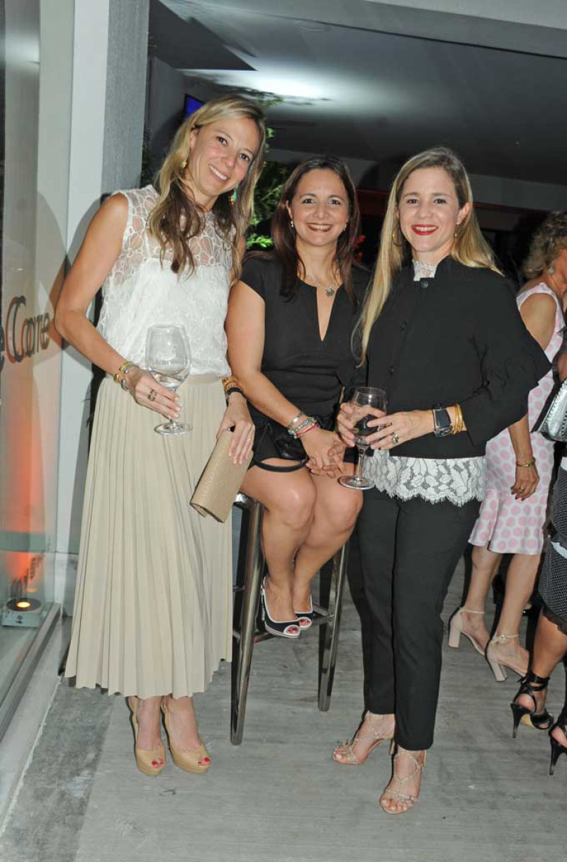 Carolina Du-breil, Liza Manzur y Rosalinda Báez.