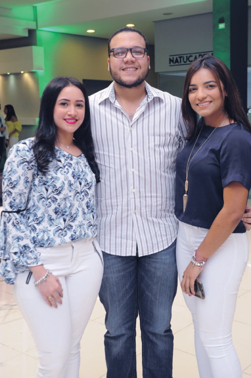 Lisbeth Veloz, Edgar de Jesús y Lissa Ramos.