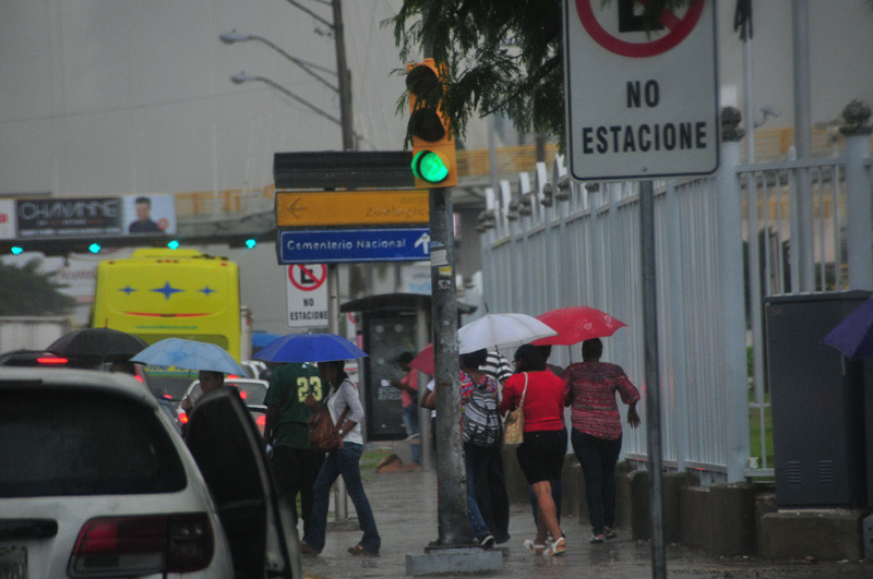 Lluvias. Se informó ayer que hoy se registrarán aguaceros en varias zonas del país, pese al alejamiento de la vaguada.