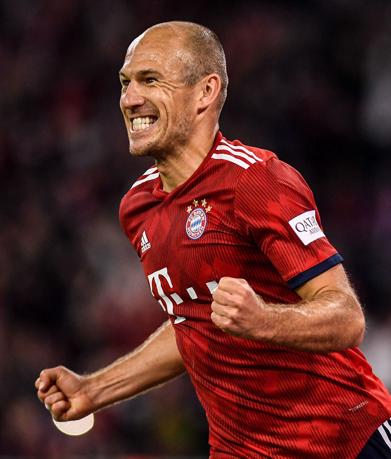 Arjen Robben, del Bayern, celebra durante el partido de fútbol de la Bundesliga alemana entre Bayern Munich y Hoffenheim 1899 en Munich, Alemania.