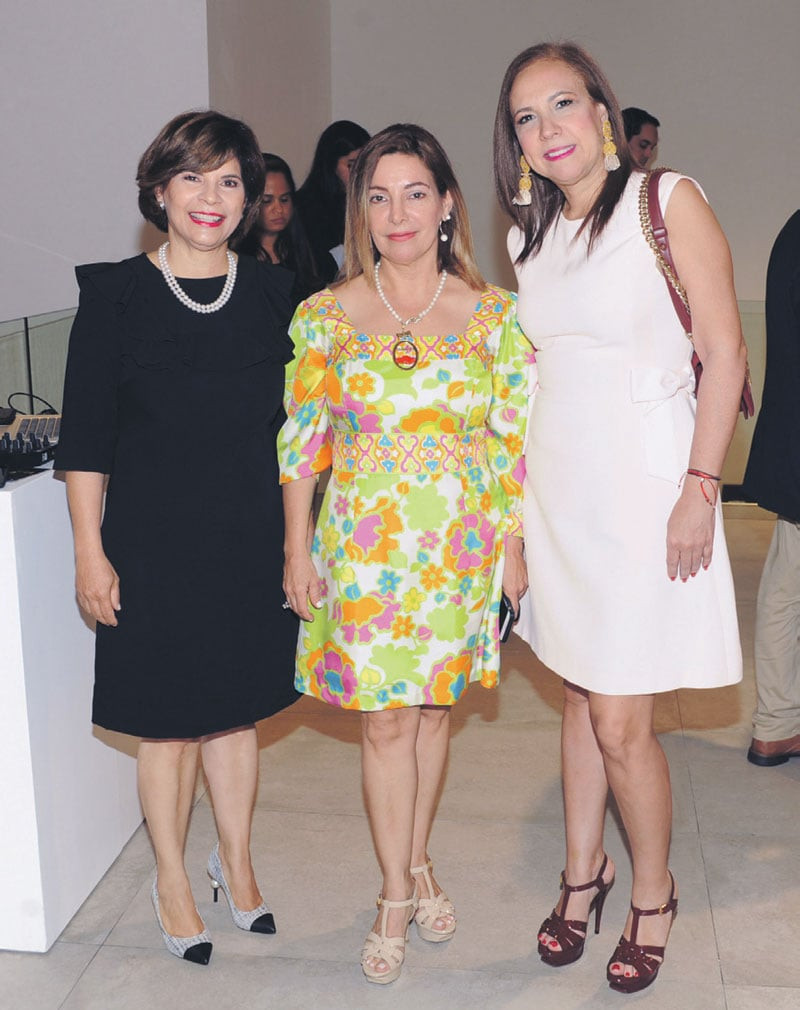 Susy Guzmán, Andrea Guzmán y Maripili Bellapart.