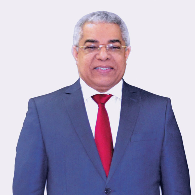 Luis Reyes Santos, director general de Presupuesto.