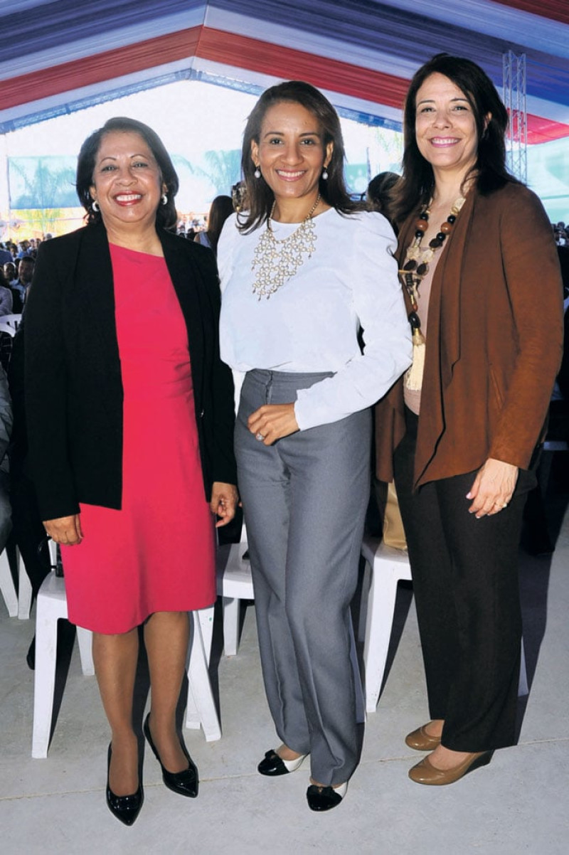 Alejandra Liriano, Zoraima Cuello y Sina Del Rosario.