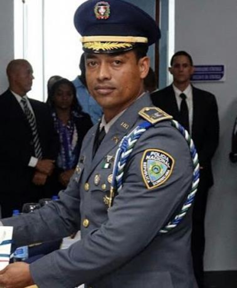 El teniente de la Policía Emilio Corcino Galván, quien seguirá recluido en el Centro de Corrección y Rehabilitación Corrección CCR-15, de San Pedro de Macorís.