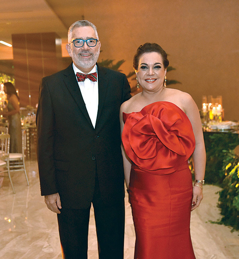 Enrique Valdez y Fabiola Herrera de Valdez.