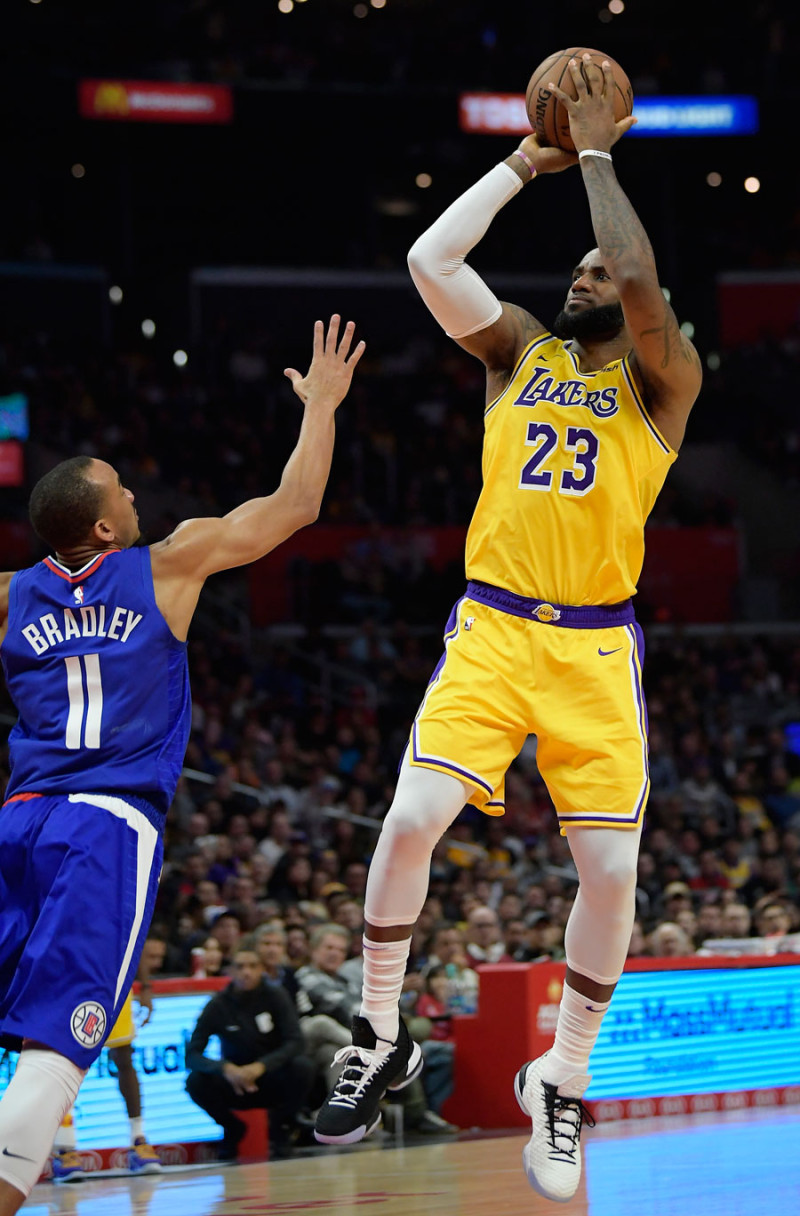 Determinante. LeBron James es el jugador clave en las aspiraciones de los Lakers de avanzar a la postemporada.