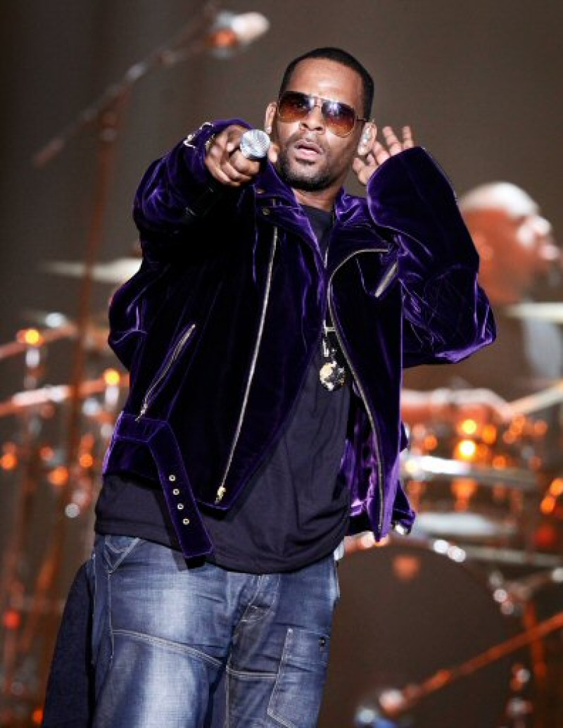 R. Kelly durante un concierto en Ámsterdam Holanda. Foto AP.