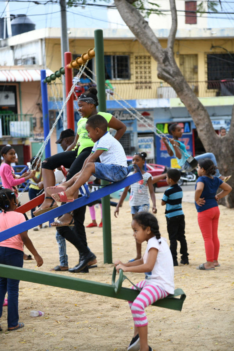 Niños y adultos al visitar el parque. GLAUCO MOQUETE / LD