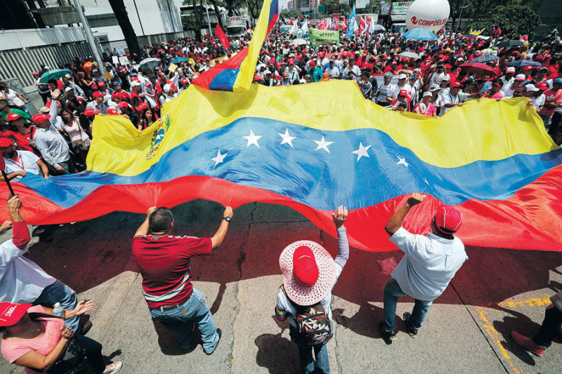 Miles de chavistas marcharon el sábado para rechazar el “ataque cibernético”. EFE