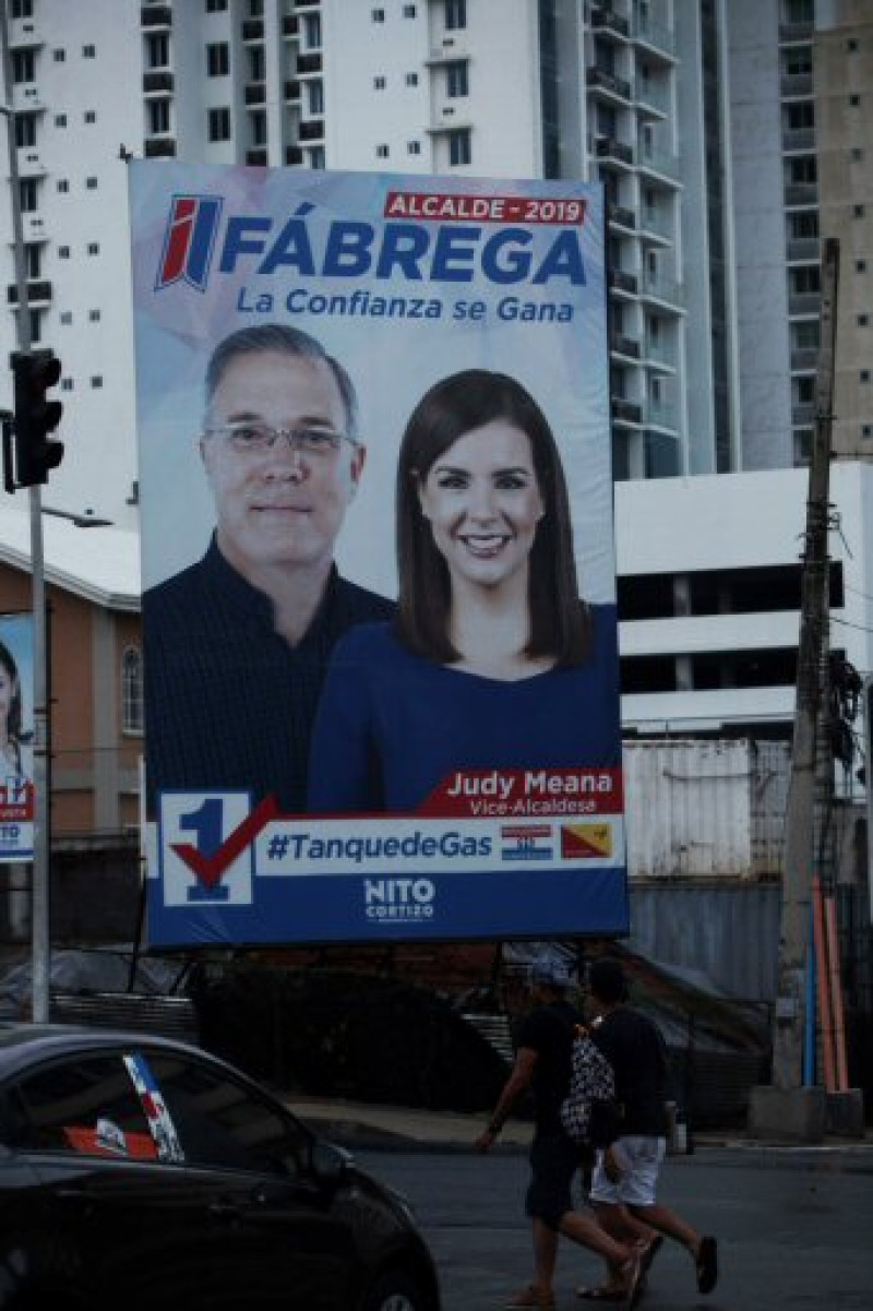 Vista de una valla publicitaria de la candidata a vice alcaldesa de Panamá por EL Movimiento Liberal Republicano Nacionalista (MOLIRENA), Judy Meana. EFE/ Bienvenido Velasco
