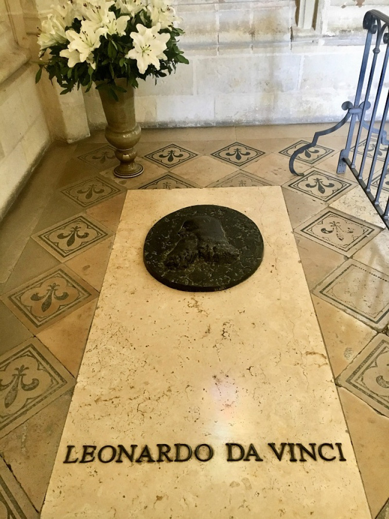 Aquí reposan los restos de uno de los mayores genios de la humanidad, el artista italiano Leonardo da Vinci. EFE/Alejandro Mojica