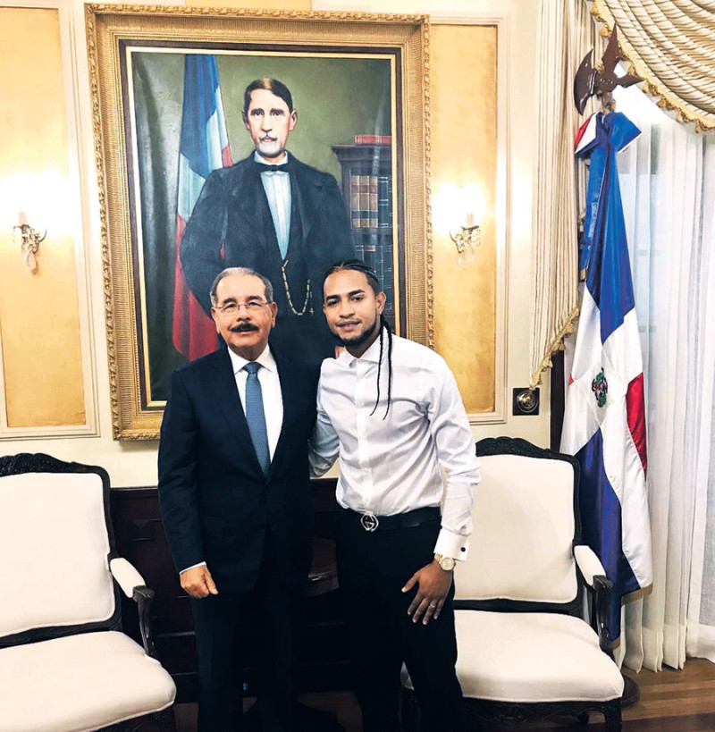 El presidente Danilo Medina y Mozart La Para.