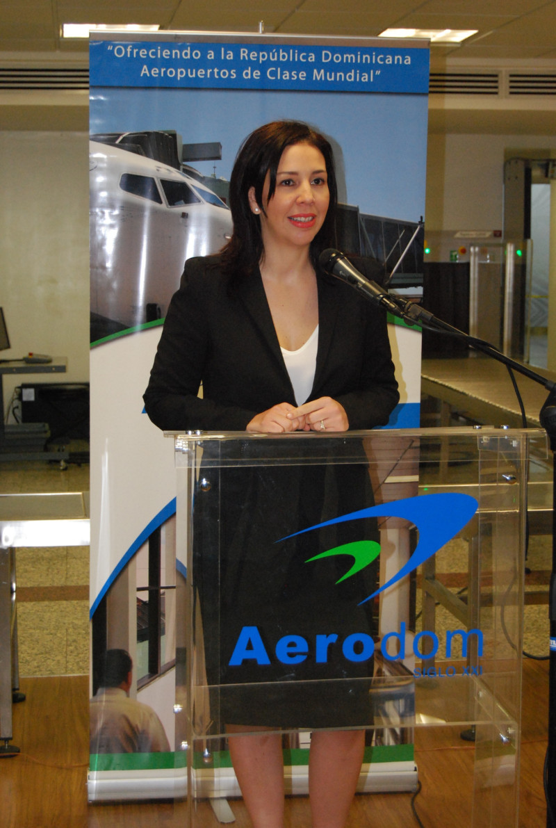 La directora general de la empresa Aeropuertos Dominicanos Siglo 21 (Aerodom), Monika Infante.