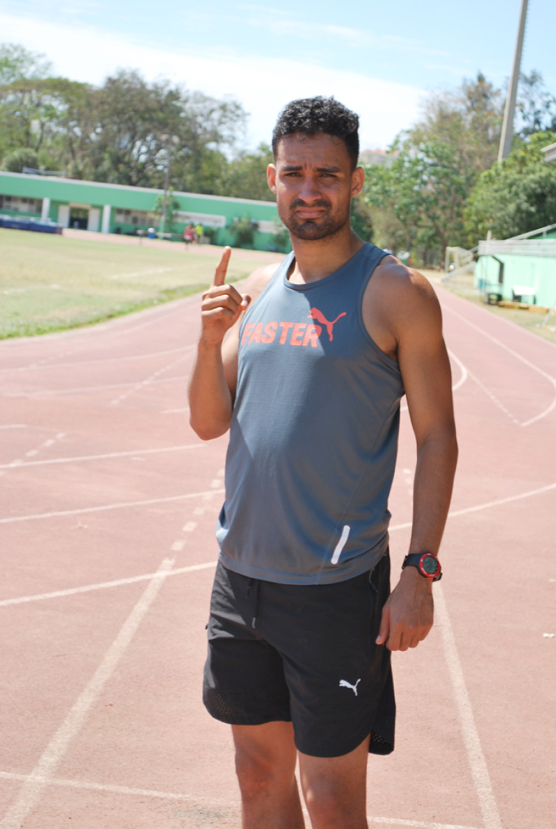 Luguelín Santos saldrá a la pista en su especialidad de los 400 metros planos y es posible que forme parte de la cuarteta 4 por 400 metros. FUENTE EXTERNA
