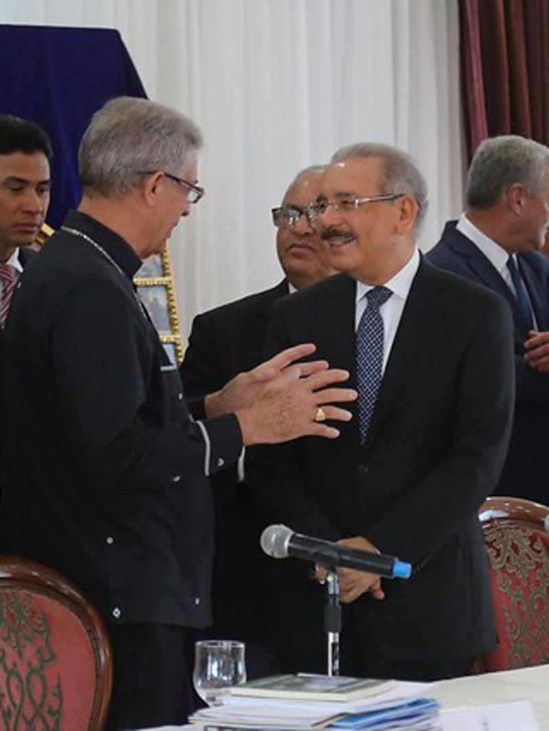 Los obispos visitaron ayer al presidente Danilo Medina.