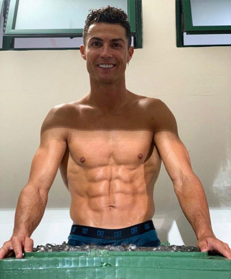 Cristiano Ronaldo en su "sesión de recuperación". Foto: @Cristiano.