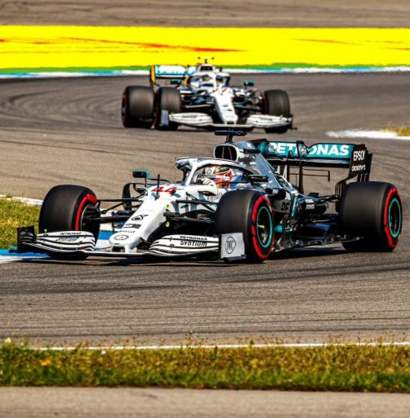 Lewis Hamilton sigue dominando la mayoría de las clasificaciones de la Fórmula Uno.