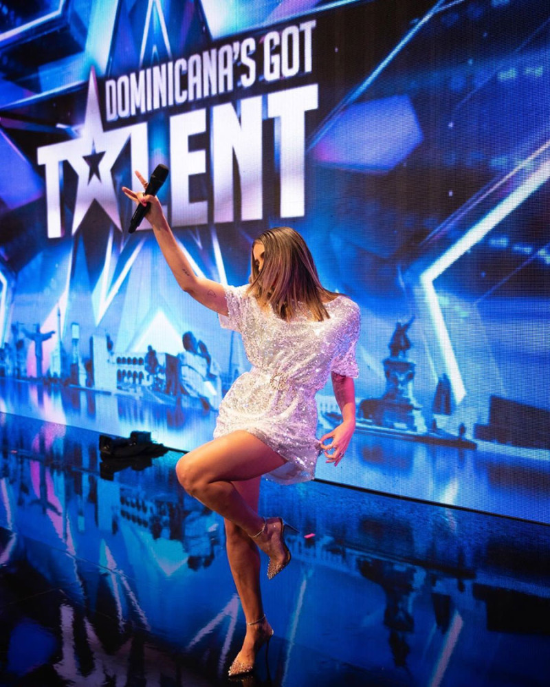 La comunicadora Pamela Sued durante la grabación de “Dominicana’s Got Talent”.