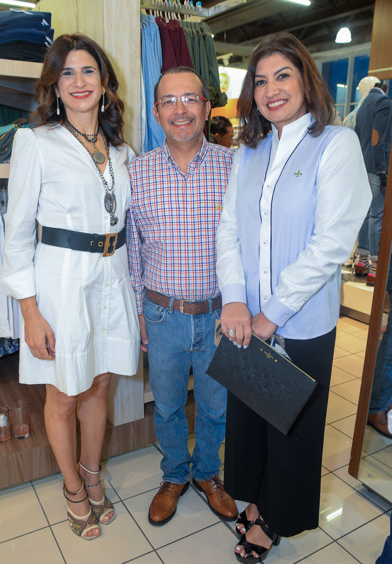 Roxana Rizek de Acebal, Luis Álvarez y Lara Guerrero.