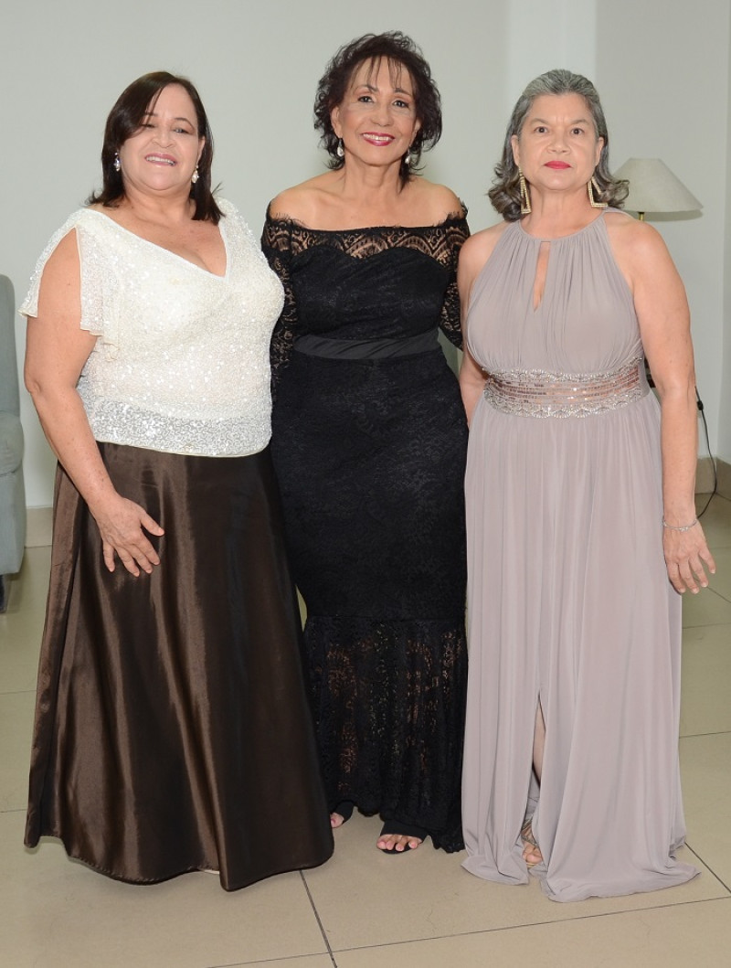 Zoila Jiménez, Gelen Soto y  Milagros Rizek.